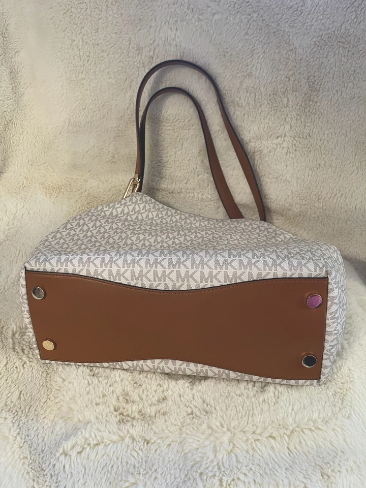 Michael Kors Fulton blanco/logotipo de firma grande Foto 3 de 3