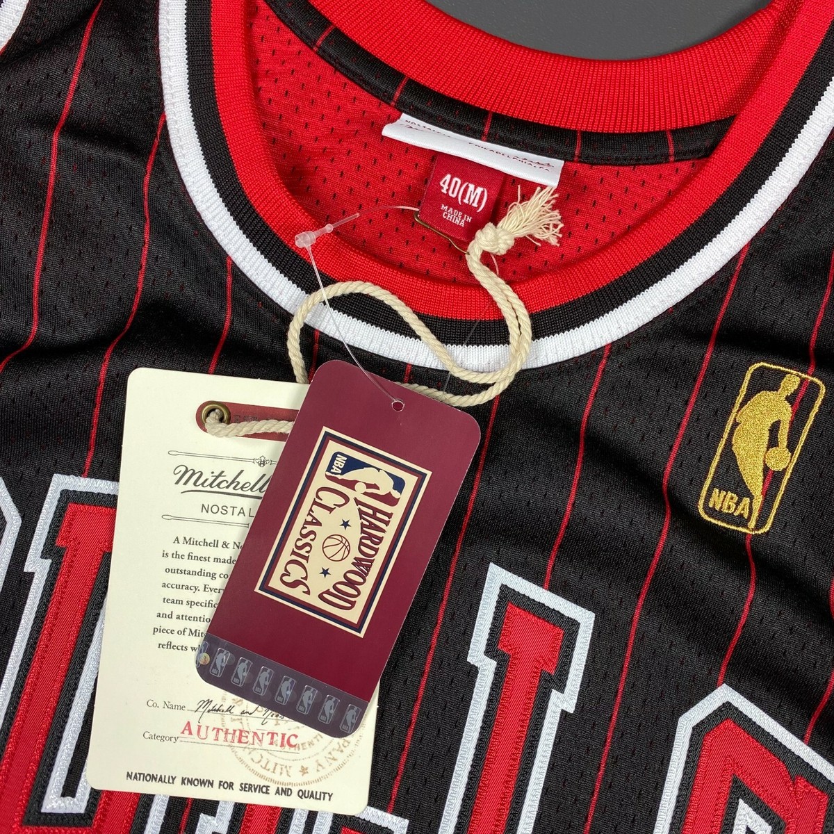 Men's Chicago Bulls Michael Jordan Mitchell & Ness Black 1996 Hardwood  Classics Authentic Jersey