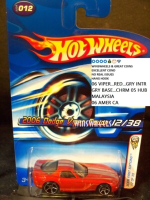 2006 HOT WHEELS FE #12 -4 DODGE VIPER COUPE RED    
