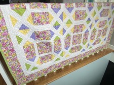 LAP Quilt Hand pieced Machine stitch Pansies Spring Easter Purple Polka Dot Back
