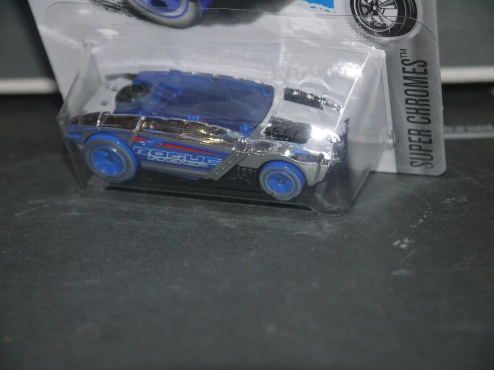 *NEW* HOT WHEELS ROGUE HOG SUPER CHROMES 2017 LONG CARD 204/365 10/10 - Image 3 of 4