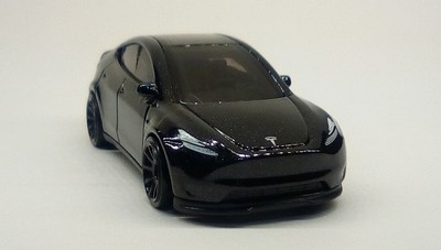 Hot Wheels Tesla Model Y - Série HW Green Speed 3/10 - Noire Métallisée - Échelle 1:64 - Mattel 2024