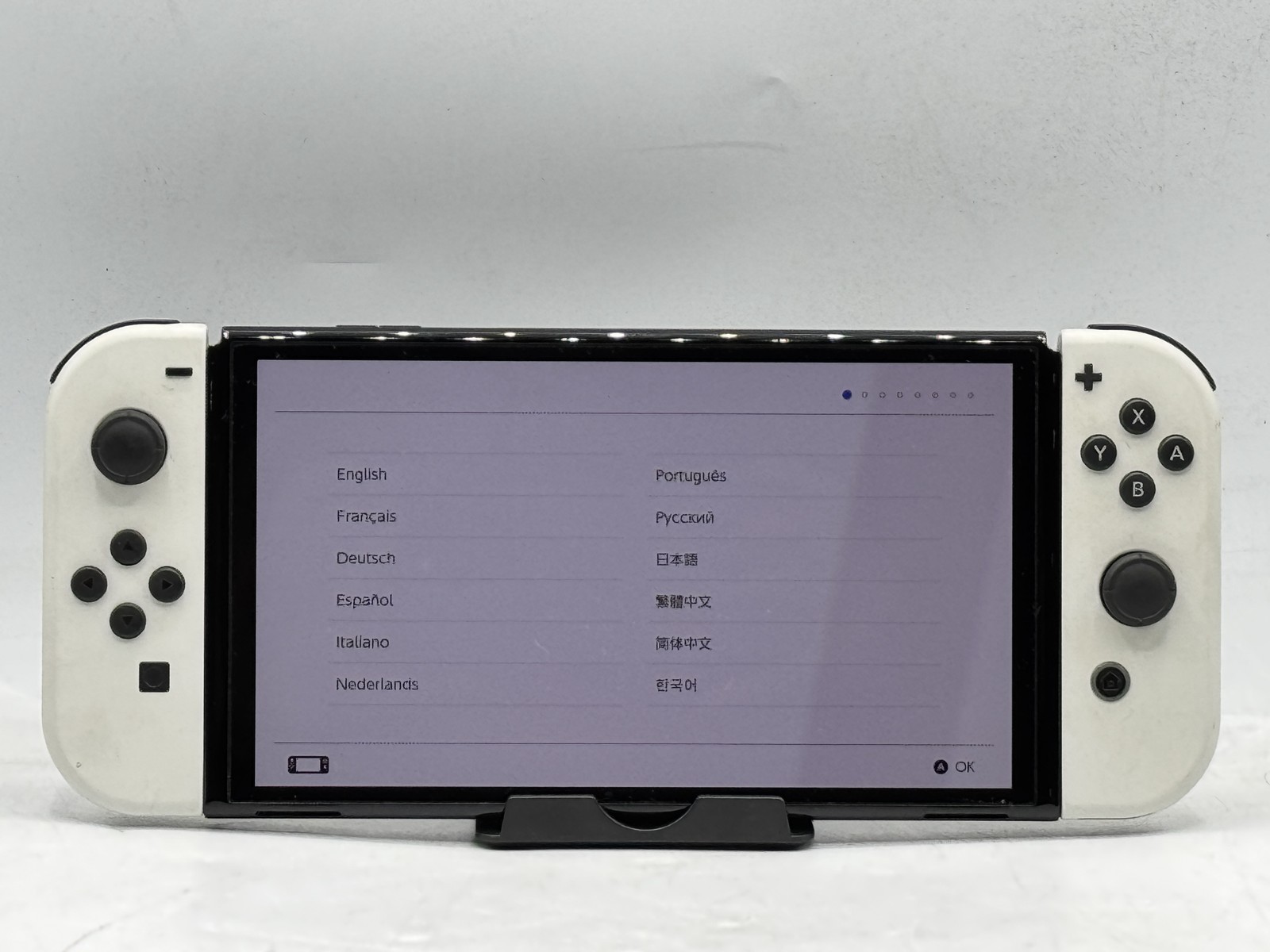 Nintendo Switch HEG-001 OLED 64GB Handheld Gaming Console White Joycons Used