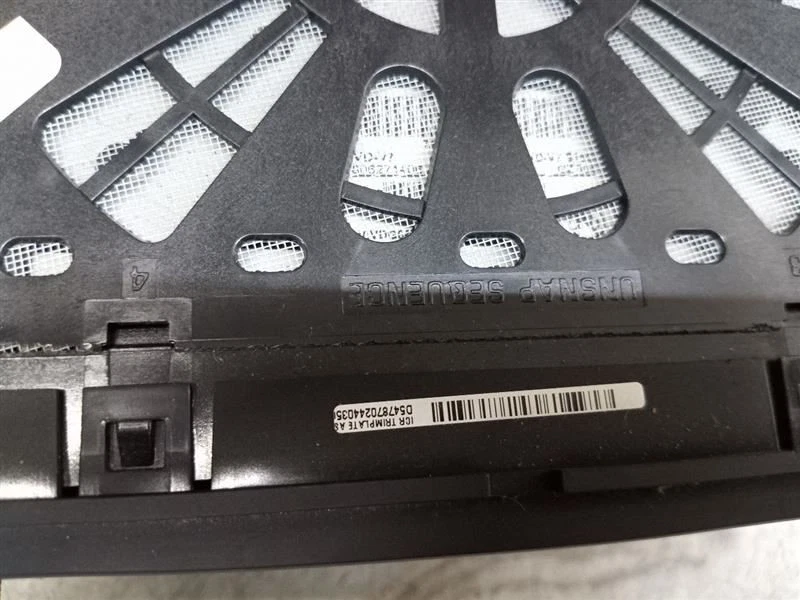 Audio Equipment Radio Opt Ugu With Telematics Fits 13-14 ACADIA 190229 - Image 4 of 4