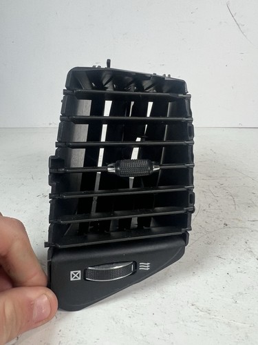 2011-2020 Jeep Grand Cherokee RH Inner AC Air Vent OEM Right Passenger Center