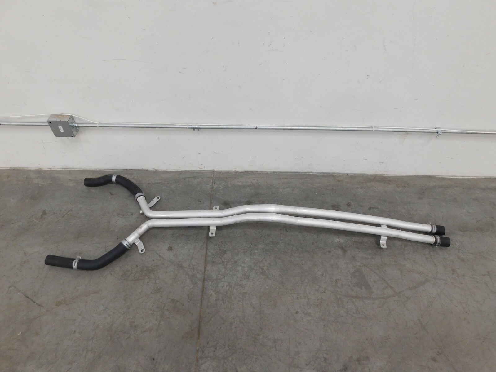 2017 16 - 21 Acura NSX Center Tunnel Coolant Pipes #0295 F4