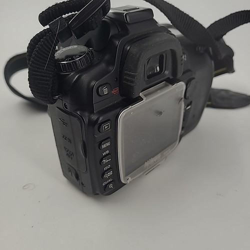 READ Nikon D80 Digital SLR Camera Only Body Black Not Working For Parts - Picture 4 of 12