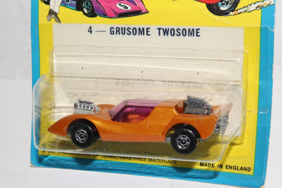 MATCHBOX SUPERFAST #4 GRUESOME TWOSOME, GOLD, PURPLE WINDOWS, YELLOW INT - Image 2 of 4