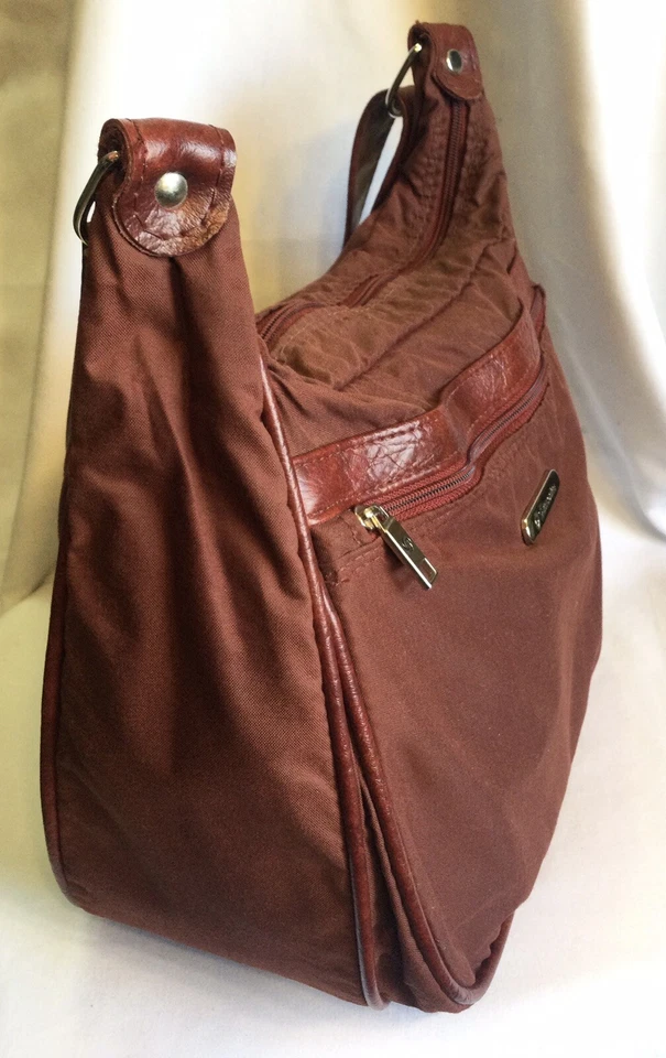 Vintage Samsonite Silhouette Burgundy Red Purse / CarryOn  /Bag /Tote HTF - Image 3 of 4