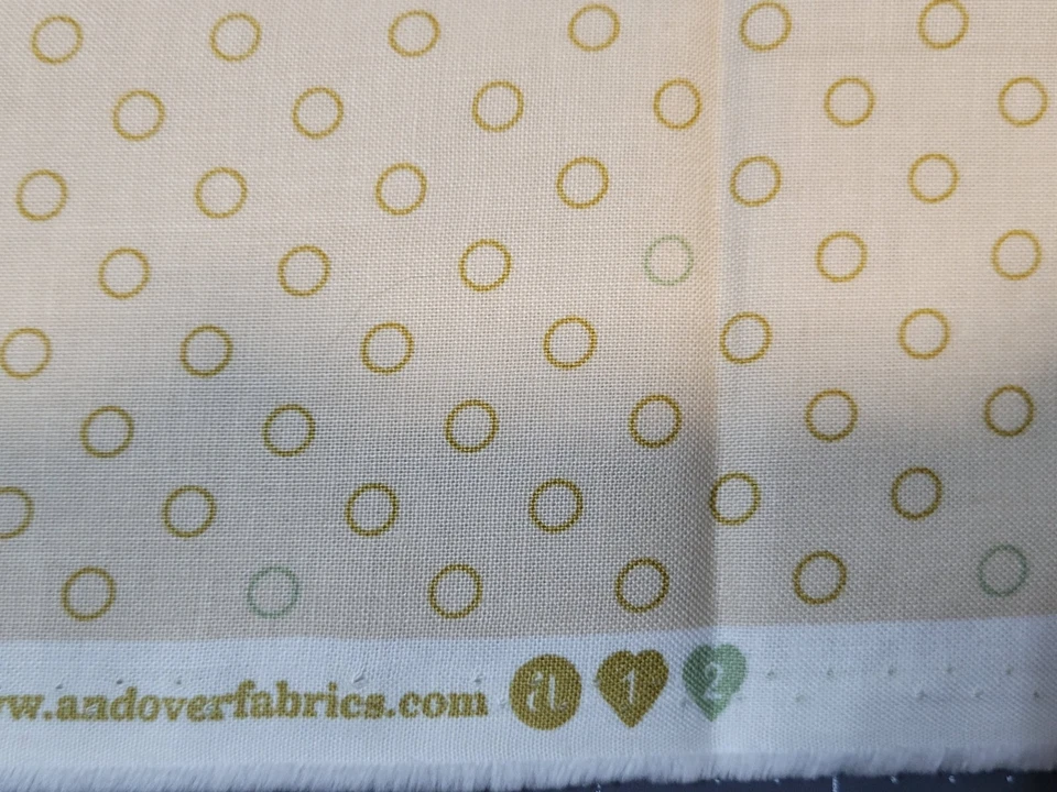 Желтовато-коричневая и шалфейная ткань с кругами на бежевой хлопчатобумажной ткани от Andover Fabrics 1 ярд - Изображение 4 из 4