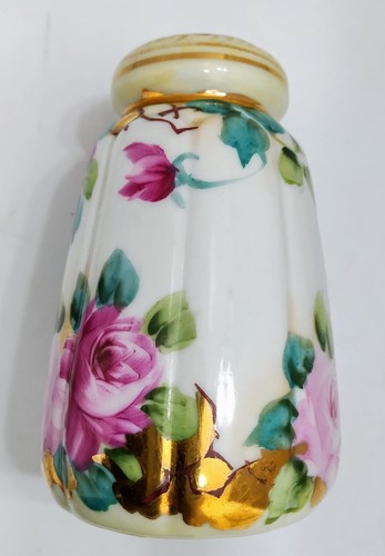 Porcelain Powder Shaker: Vintage with Pretty Floral pattern- Gold detailing - Picture 4 of 7