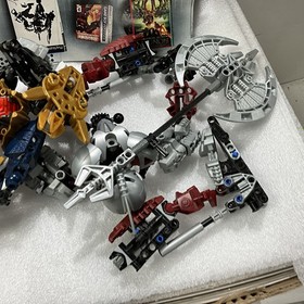 LEGO BIONICLE Vezon & Fenrakk (8764), Axonn (8733), Brutaka (8734) Lot Complete 