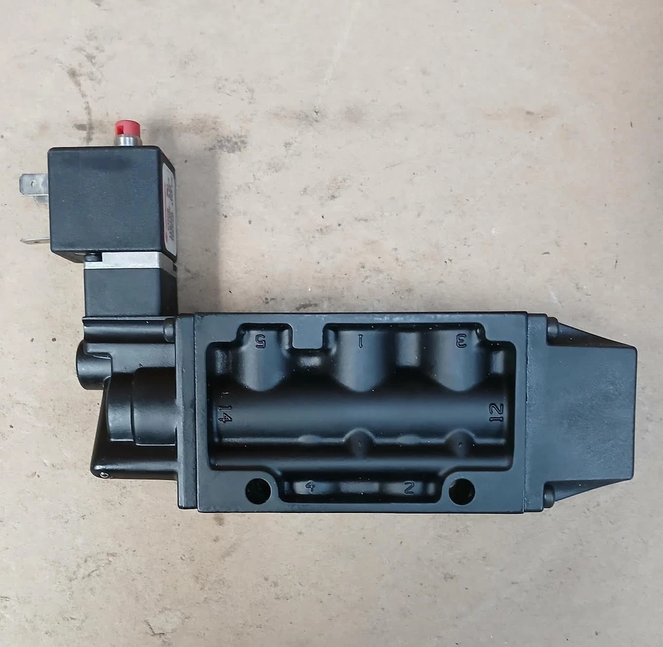 Electroválvula en línea Norgren K71DA00KS6K31 4 vías Foto 3 de 4