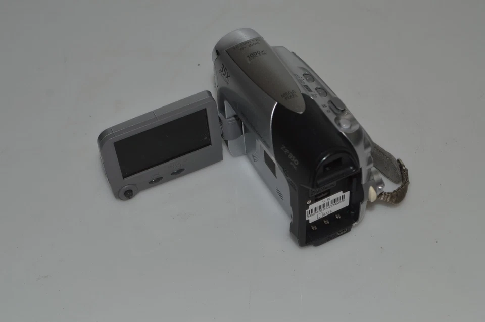 ^^ CANON DIGITAL VIDEO CAMCORDER ZR850 NTSC (LBN43) - Image 2 of 3