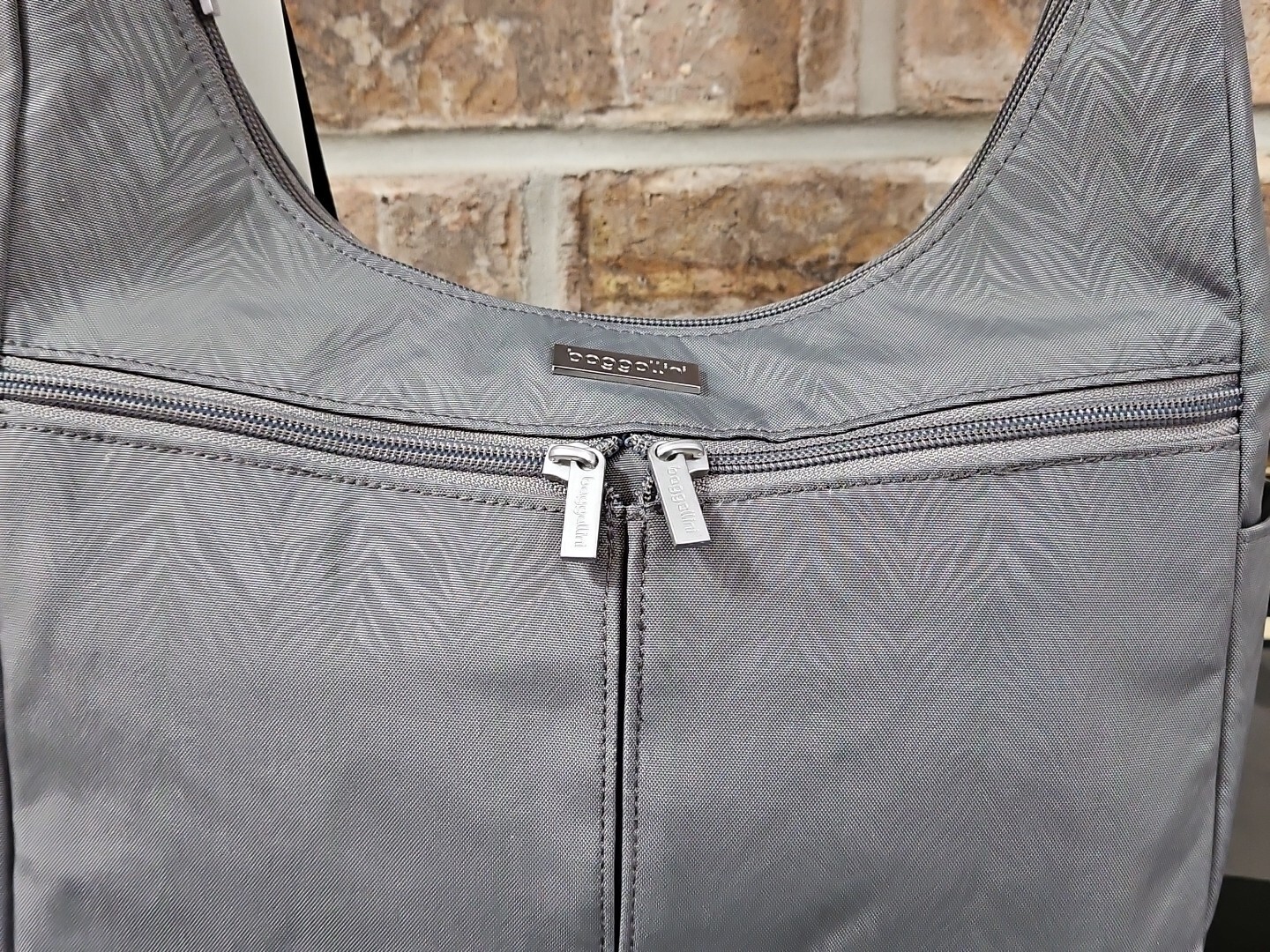 Baggallini Marmaxx Cargo Bagg Shoulder Crossbody Purse Bag Lt.Gray  