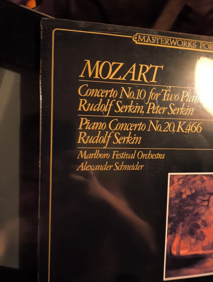 MOZART RARE WOLFGANG AMADEUS CONCERT NUMBER 10 VINYLE RARE FOR THE LERFECT GIT - Image 2 of 4