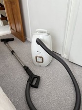 Image of Miele Guard L1 Allergy Cylinder Vacuum Cleaner 890W 3.5L Bagged Lotus White