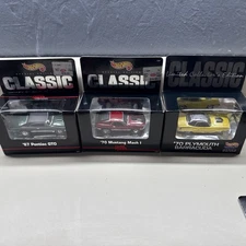Hot Wheels Classic 70 Plymouth Barracuda & 67 Pontiac GTO & ‘ 70 Mustang Mach 1