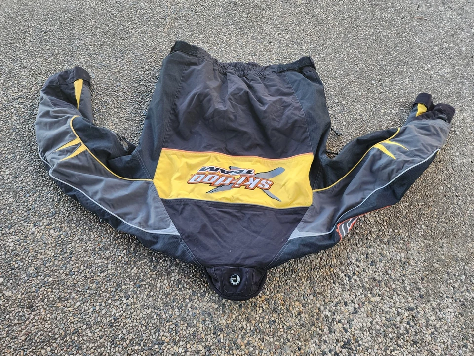 Ski-doo Team 雪地摩托车夹克 尺寸 M Rotax Brembo RPM 标志补丁 — 第 2/4 张图片