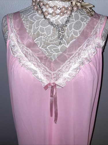 Vintage Woman’s Gown XXL Nylon Long 50’s/60’s Bright Pink Nightgown 42-44”PLUS - Picture 2 of 14