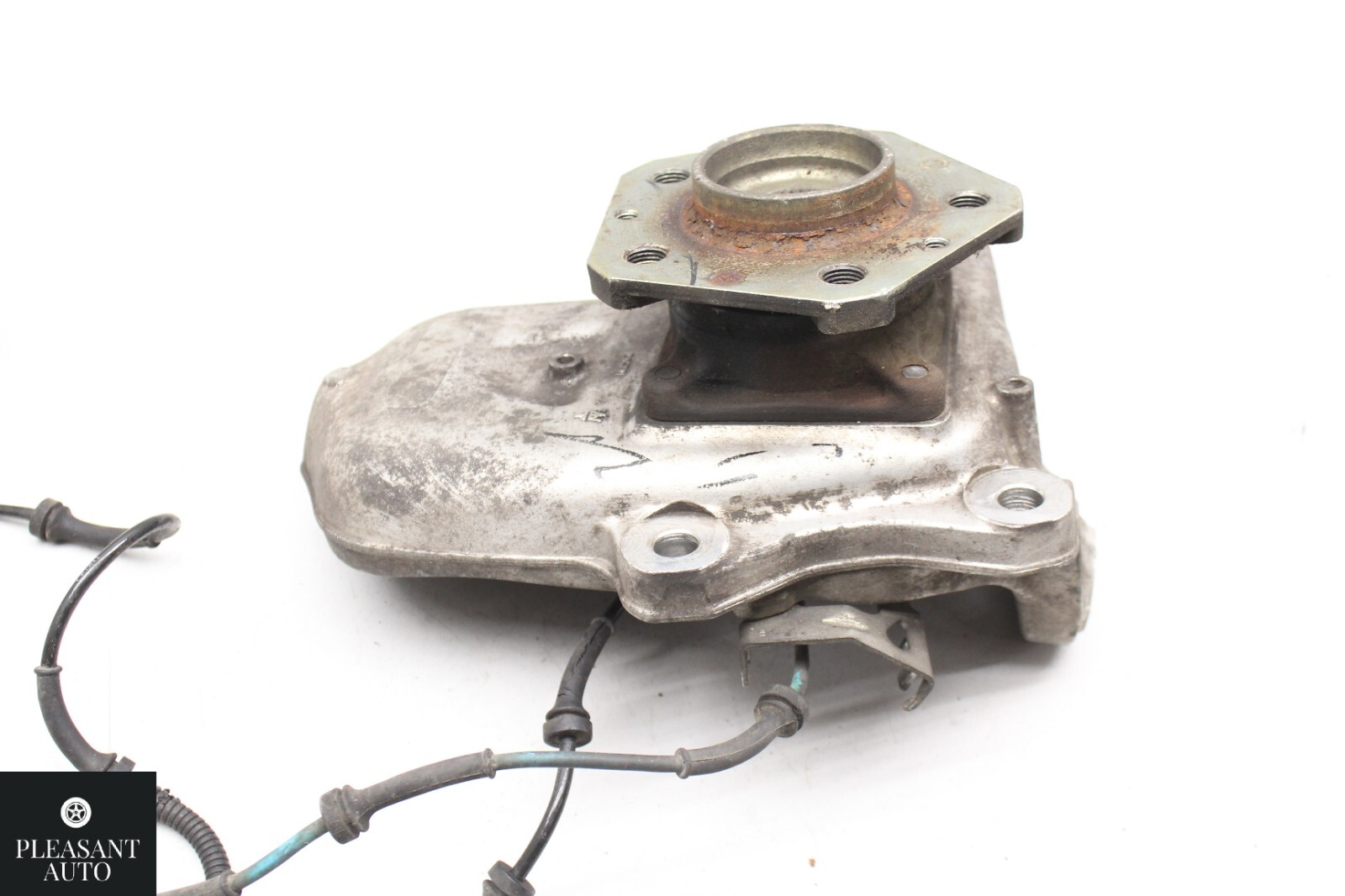 03-11 Maserati Quattroporte S M139 Front Left Side Spindle Knuckle Hub OEM
