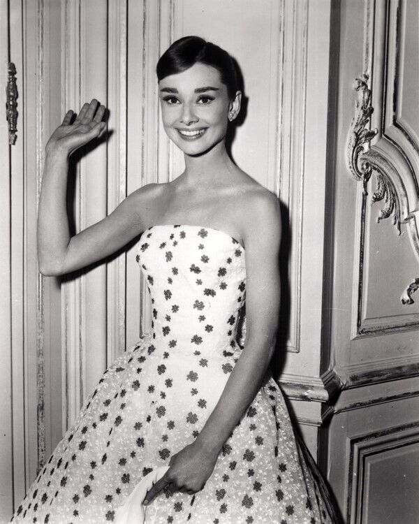 audrey hepburn formal dress Short Sleeve Audrey Hepburn Dress – L'école Des Femmes main image 0
