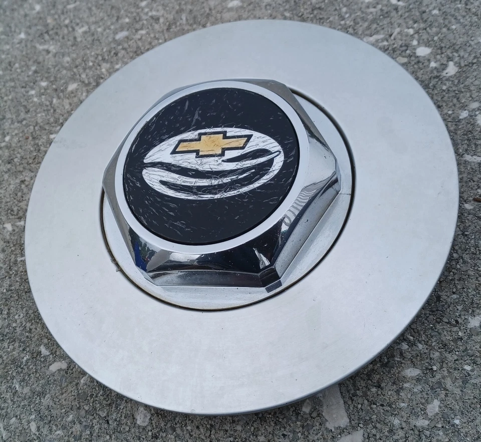 Tapa central Chevy Malibu 1998-2007 parte # 9592363 01 Foto 2 de 3