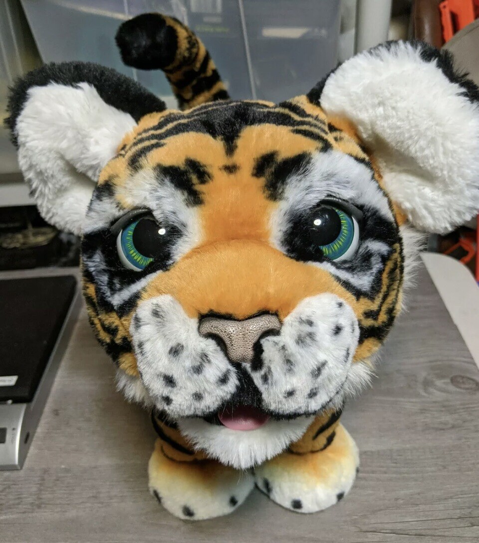 FurReal Roarin' Tyler ファーリアル　ロアーリング　タイラー FurReal Roarin' Tyler, The Playful Tiger Pet Is Ferociously Fun