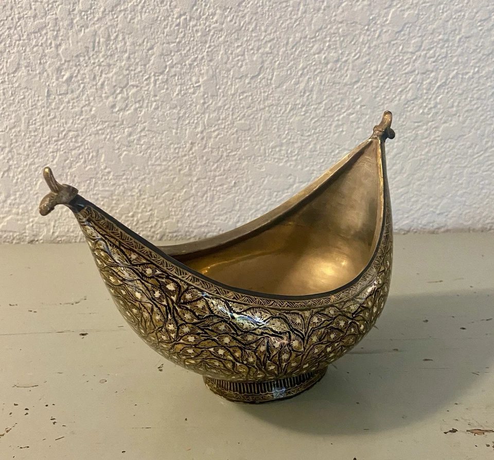 ANTIQUE INDIAN BOAT Shaped Kashkul, Beggars Bowl, 19th century vessel 9.75” Long - Image 2 of 4