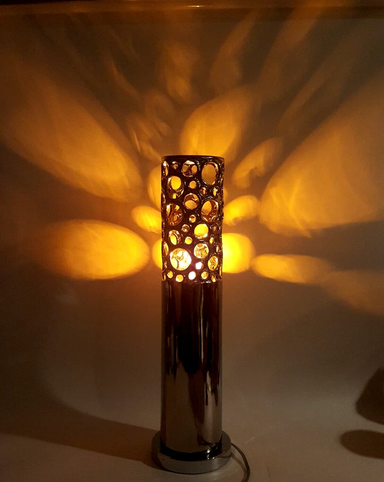 Par de Lámparas de Mesa Cerámica Cromo/Plata 23" Por Dimond Lighting, Modelo Roeder Foto 3 de 4