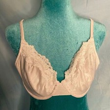 Warners: vintage white bra with lace detailing