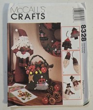 McCall's Craft Sewing Pattern 8328 Christmas Centerpiece Stocking Wreath UNCUT