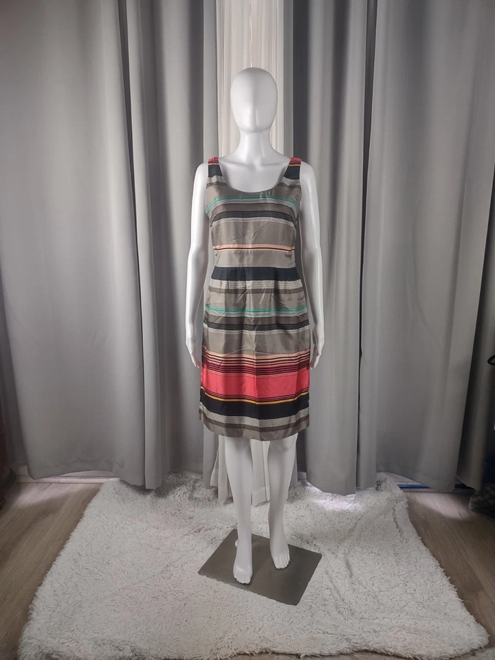 Banana Republic 100% Silk Striped Sheath Dress with Pockets Size 4P Casey Style - Image 2 of 4