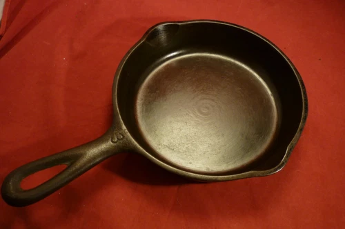 WAGNER WARE SIDNEY -0- CAST IRON 6-1/2" SKILLET #1053