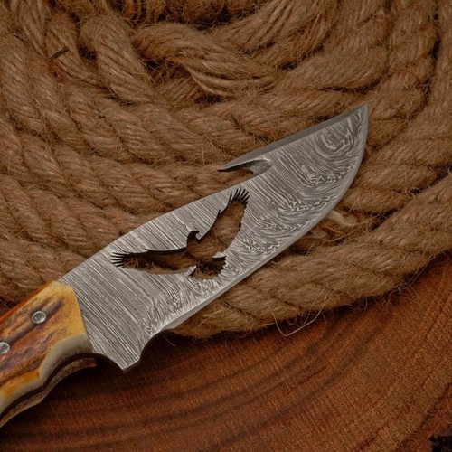 Handmade Damascus Hunting Knife With Stag Handle & Leather Sheath _ Eagle Etched - Picture 11 of 13