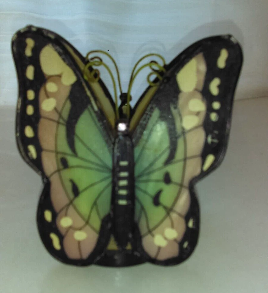 Soporte de luz de té con pilas Butterfly, 4-1/2" de alto Foto 2 de 4