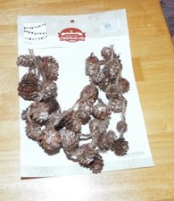 KIRKLAND'S 59 INCH PINECONE GLITTERED GARLAND. NEW ON CARD