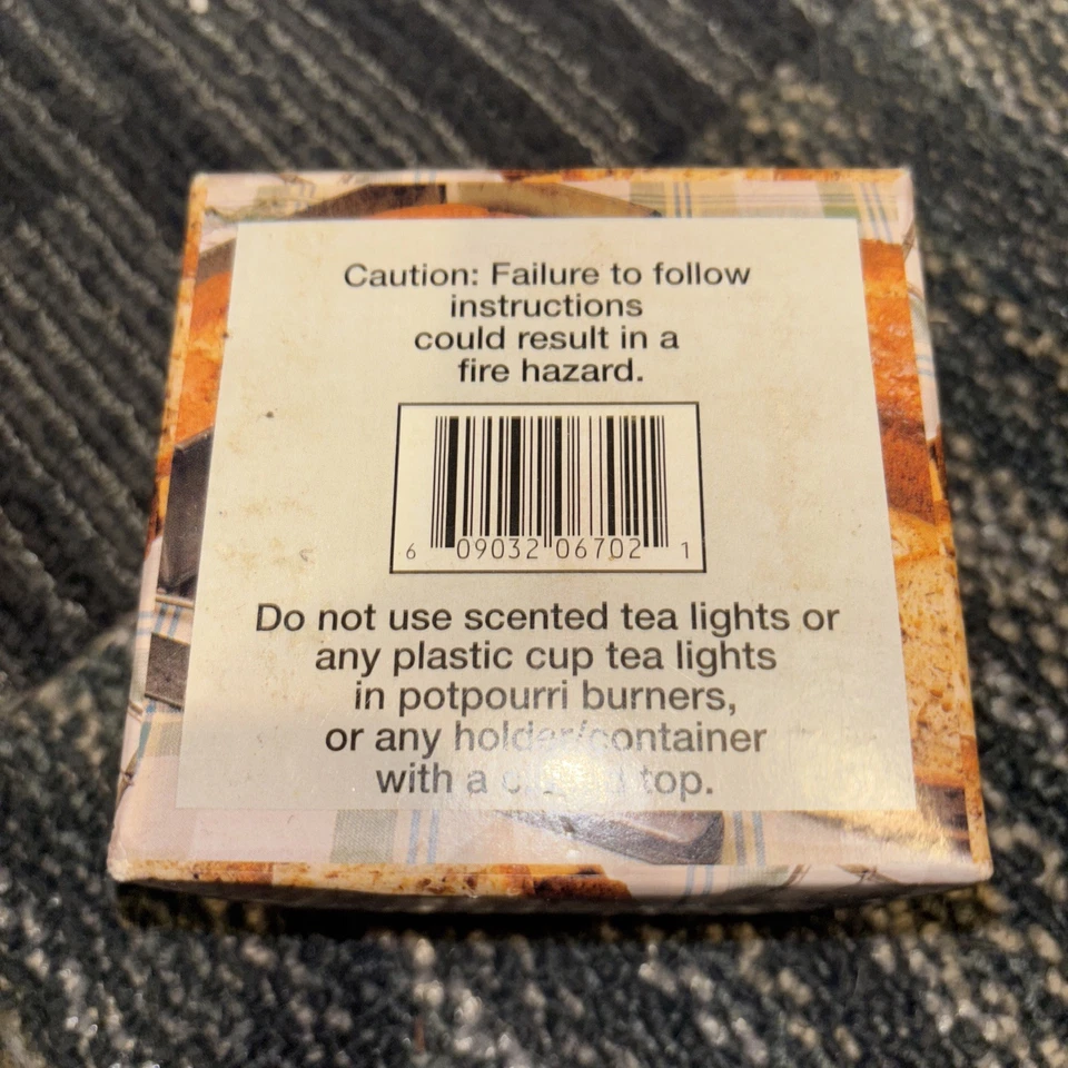 Yankee Candle Banana Nut Bread Box of Tealight -- NUEVO Foto 3 de 3