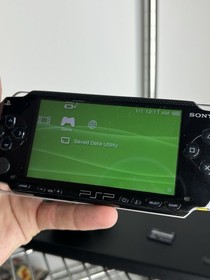 Sony PSP-1000 Piano Black USA BUNDLE Battery Charger Game Memory Card See Pics