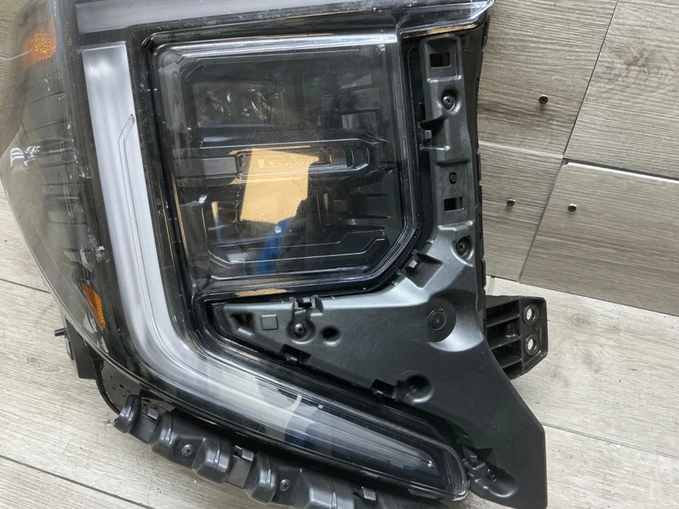 Faro derecho GMC Sierra 1500 2022-2024 lado pasajero OEM 85604122 Foto 4 de 4