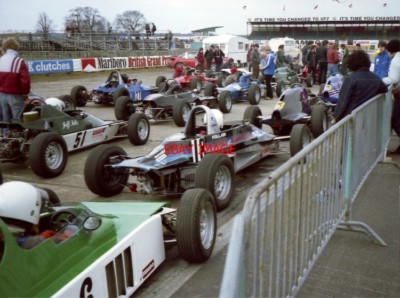 FOTO PETER SNELLER'S ZEUS SILVERSTONE 19.3.83 EINES DER UNTERSTÜTZUNGSRENNEN FÜR DIE
