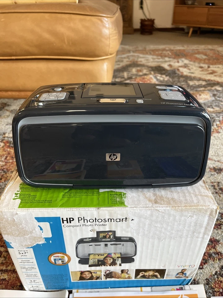 Impresora fotográfica compacta HP Photosmart A617 5X7" caja de papel fotográfico y manuales Foto 2 de 4