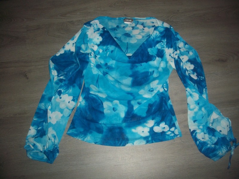 womens blue blouse open slit sleeves.RAVE.size medium