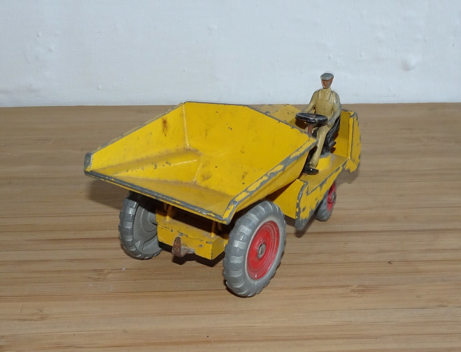 Dinky 562, Muir Hill Dump Truck - Free Price Guide & Review