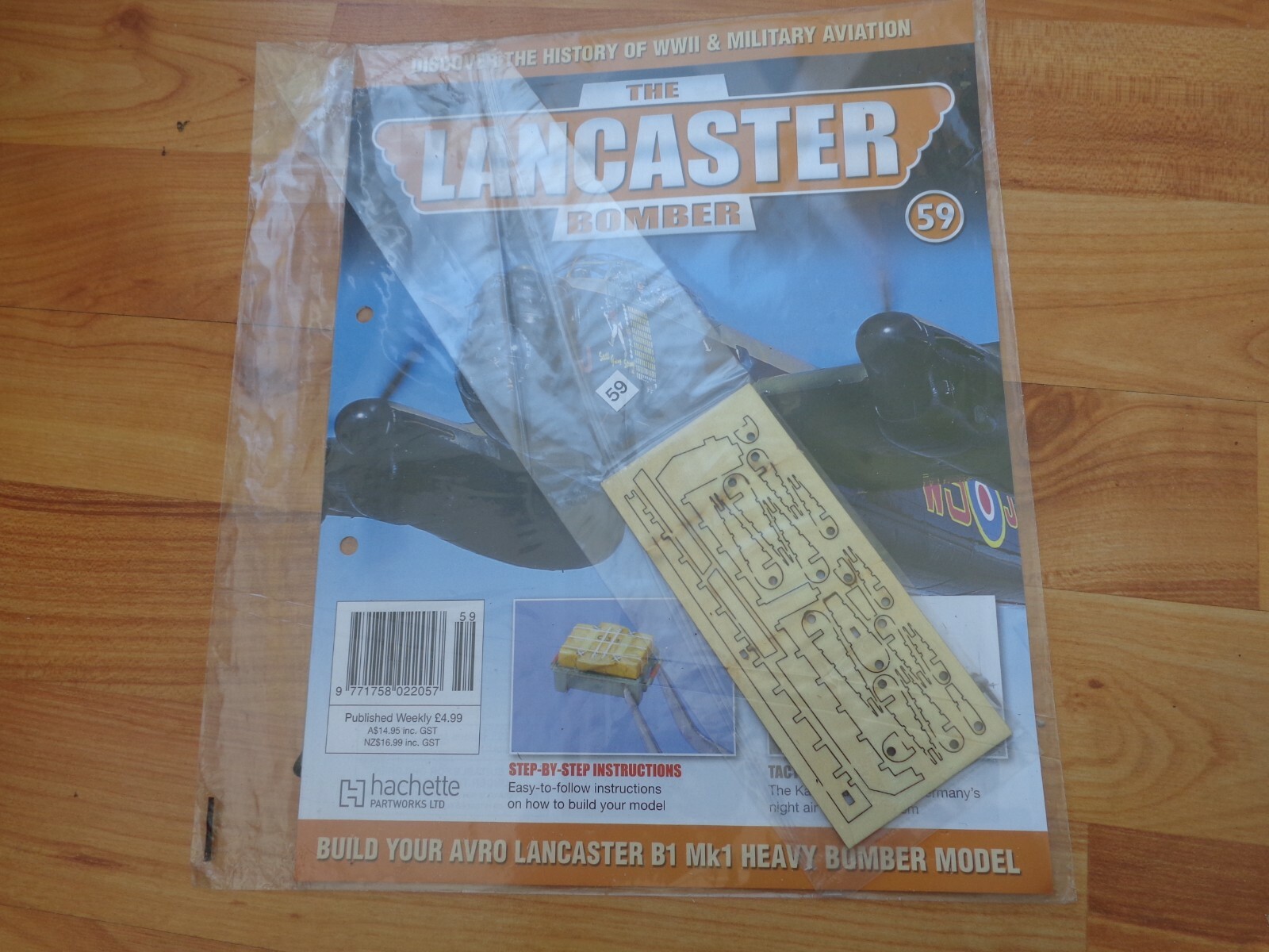 1/32 HACHETTE BUILD YOUR OWN THE LANCASTER BOMBER MODEL PLANE ISSUE 59 INC PART