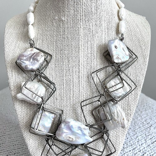Artistic Metal Large Freshwater Pearl Layered Statement Necklace & Earrings Set - Bild 9 von 16