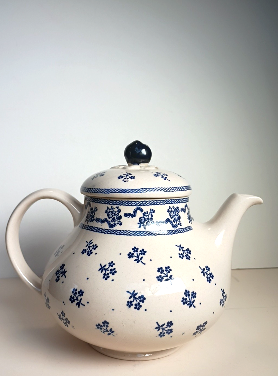 Laura Ashley Petite Fleur Johnson Brothers England Tea Pot
