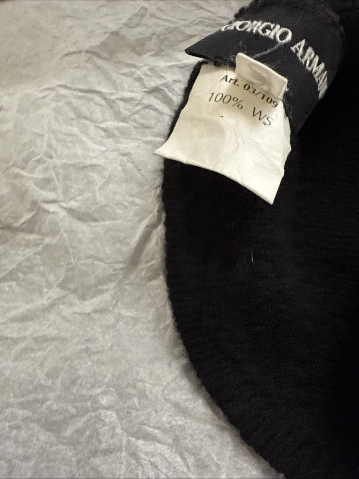 Vintage GIORGIO ARMANI  Milano ITALY -BLACK Beanie Sz 58, 100% Cashmere-Superb - Image 4 of 4