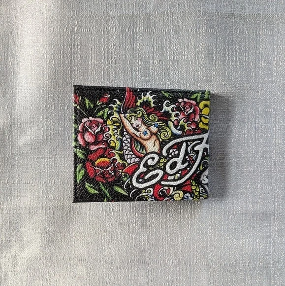 ¡NUEVO! Cartera Ed Hardy Estampado Calavera y Rosa Tatuaje ¡ENVÍO RÁPIDO! Foto 3 de 4
