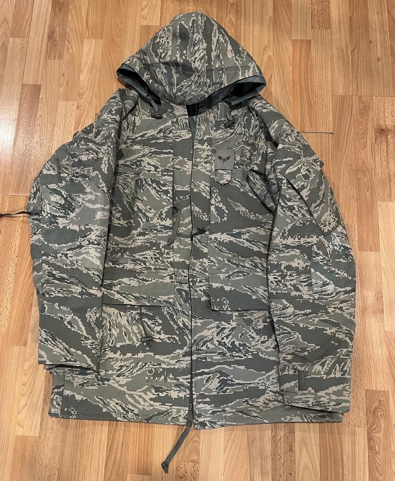 Military Waterproof Digital Camo Full Zip Jacket Size M/L  Made In USA - Image 2 of 4